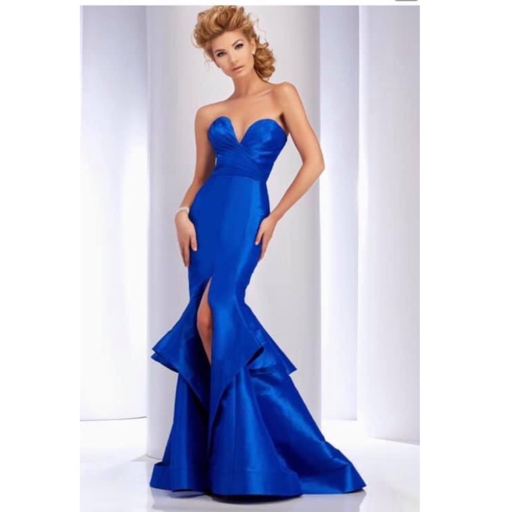 Clarisse Gown